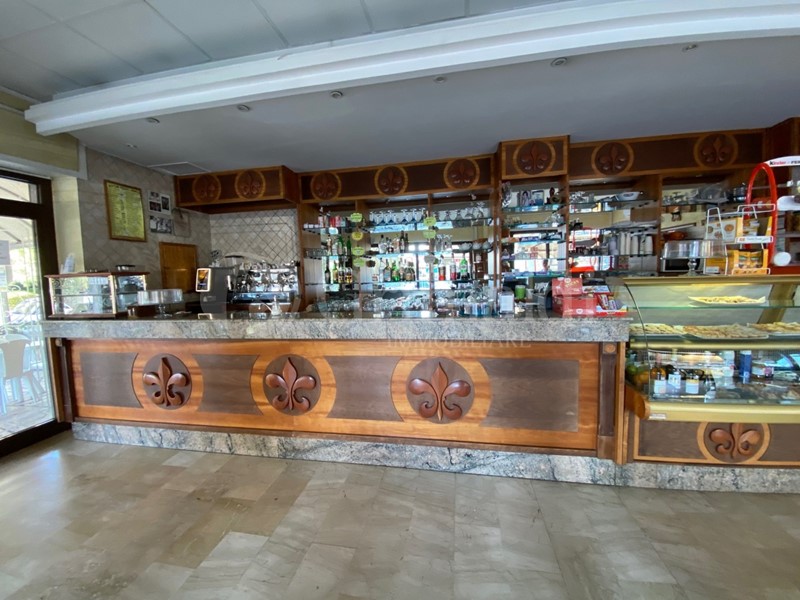 Attività commerciale in Vendita a Nettuno, zona Centro, 60'000€, 130 m²