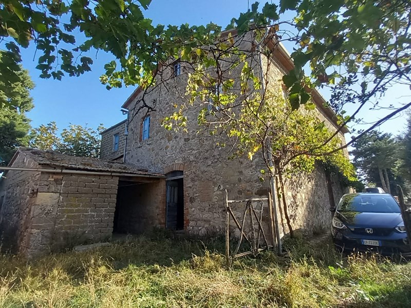 Casale in Vendita a Parrano, 130'000€, 170 m²