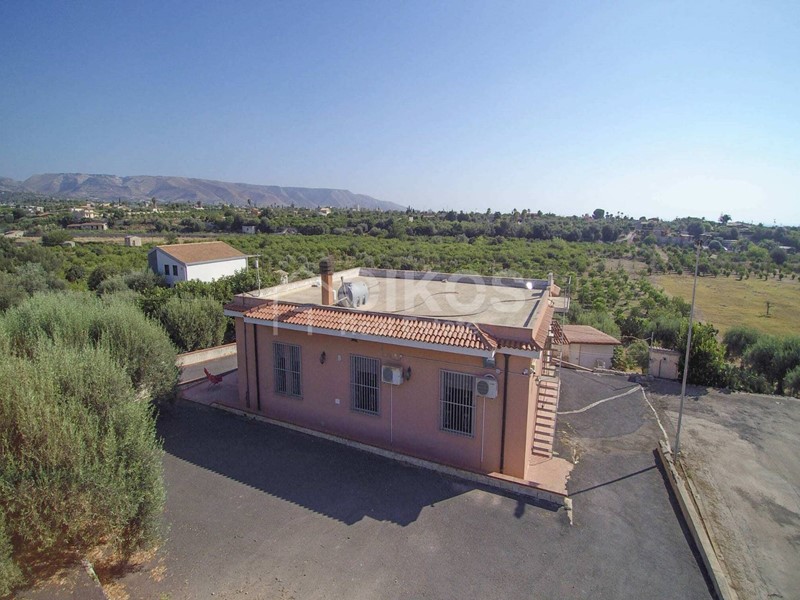 Villa in Vendita a Avola, 500'000€, 150 m²