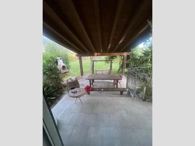 Villa bifamiliare in Affitto a Fosdinovo, 1'000€, 90 m², arredato