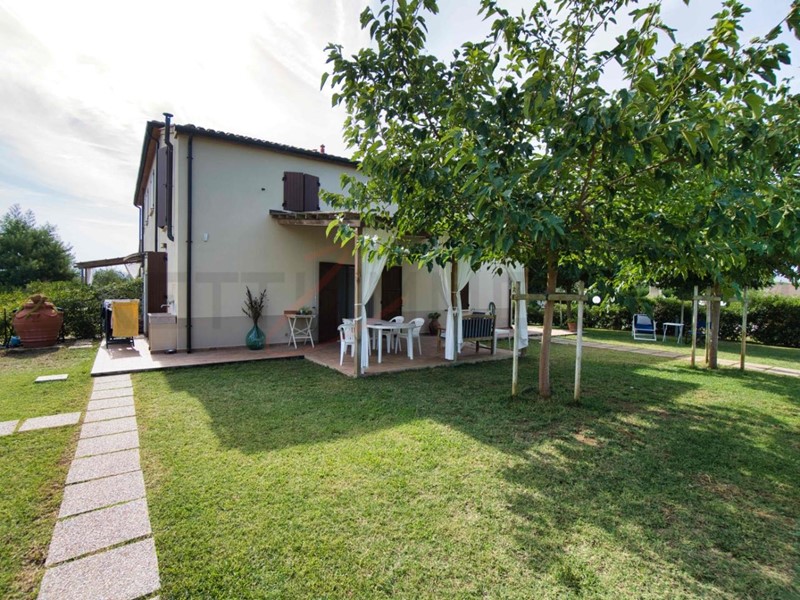 Appartamento in Vendita a Piombino, zona Torre Mozza, 430'000&euro;, 98 m², arredato