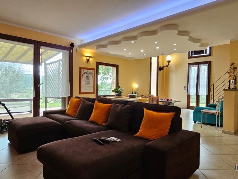 Villa in Vendita a Monteriggioni, 530'000€, 240 m²