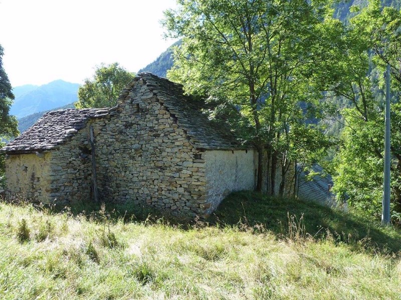 Casale in Vendita a Varzo, 35'000€, 90 m²