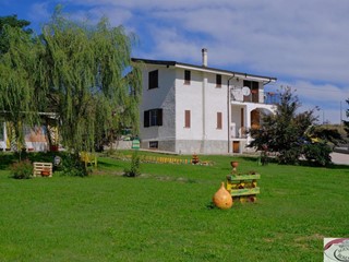 Casa Indipendente in Vendita a Mioglia, 350'000€, 278 m²