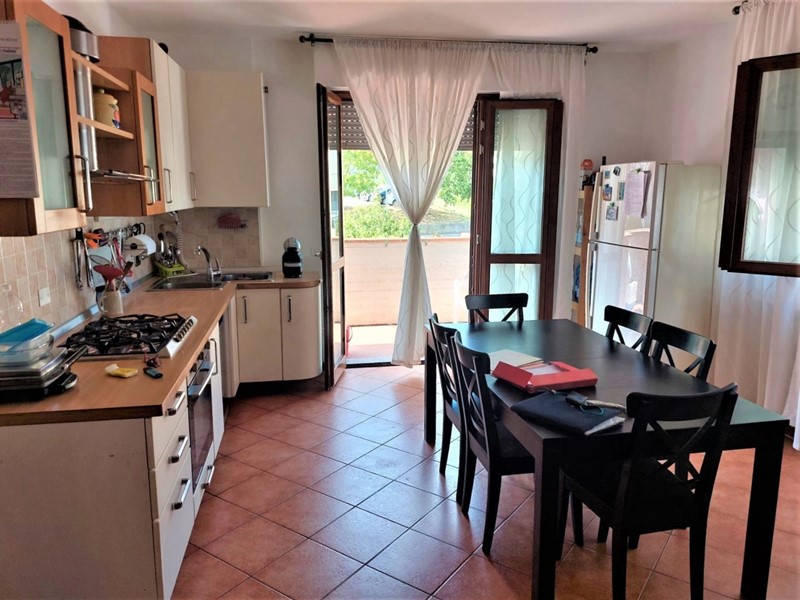 Trilocale in Vendita a Vaiano, 189'000€, 85 m², con Box