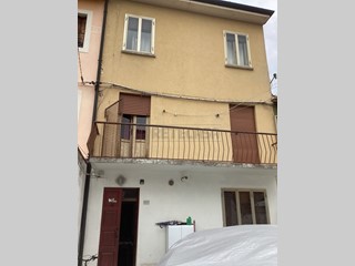 Casa Semi Indipendente in Vendita a Montebello Vicentino, 80'000€, 134 m²