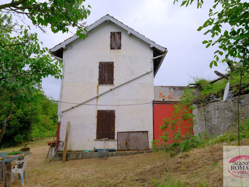 Casa Indipendente in Vendita a Malvicino, 100'000€, 21130 m²