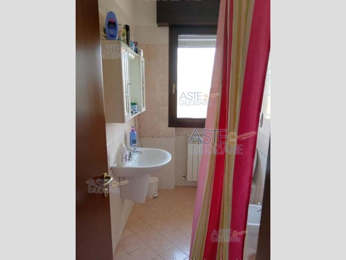 Casa Semi Indipendente in Vendita a Montegridolfo, 37'500€, 137 m², con Box