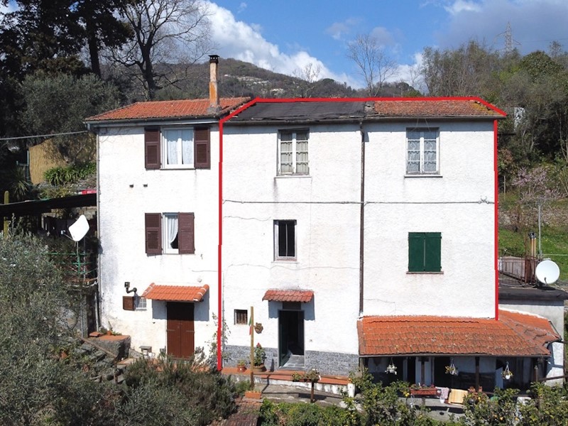 Casa Indipendente in Vendita a Rapallo, zona Savagna, 175'000€, 240 m²