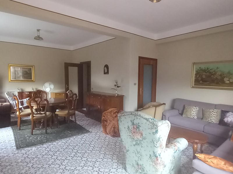Quadrilocale in Vendita a Fiumefreddo di Sicilia, zona Centro, 75'000&euro;, 127 m², arredato