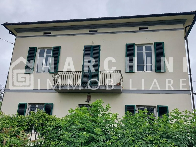 Villa in Vendita a Capannori, zona Santa Margherita, 740'000€, 340 m², con Box