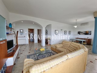 Appartamento in Vendita a Viareggio, 900'000€, 135 m², con Box