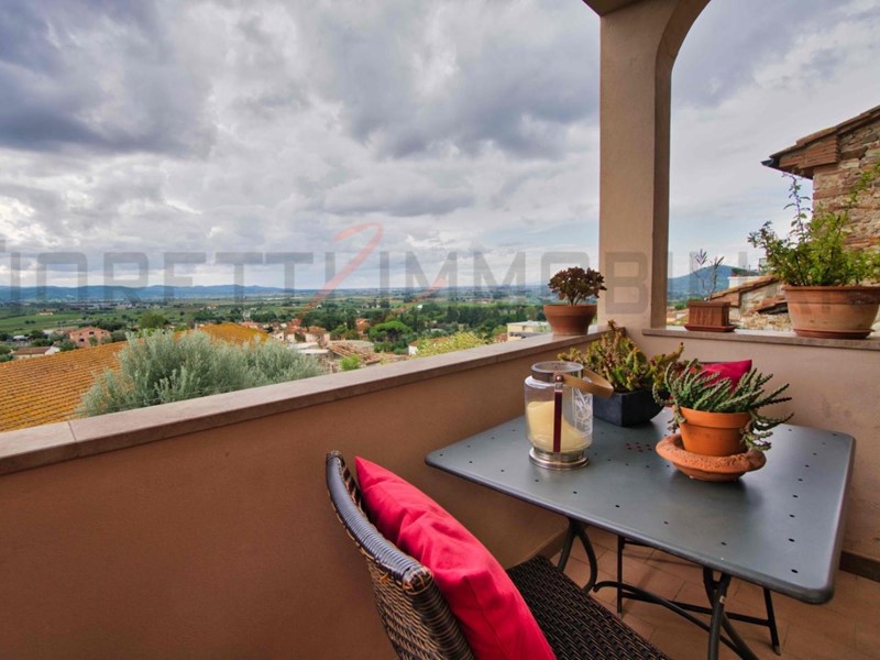 Quadrilocale in Vendita a Suvereto, 210'000€, 80 m², arredato, con Box