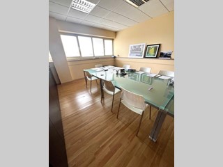 Ufficio in Vendita a Montelupo Fiorentino, 180'000€, 170 m²