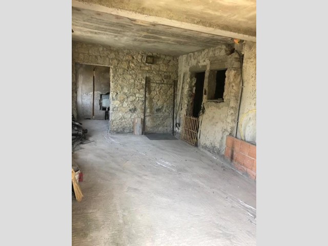 Villa bifamiliare in Vendita a Fosdinovo, 119'000&euro;, 140 m²