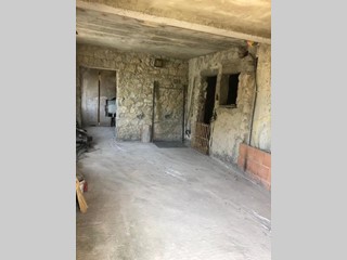 Villa bifamiliare in Vendita a Fosdinovo, 119'000€, 140 m²