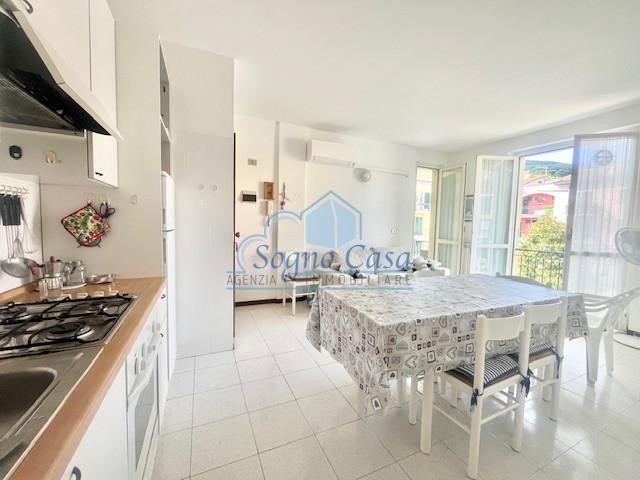 Trilocale in Vendita a Ameglia, zona Bocca di Magra, 165'000&euro;, 75 m², arredato