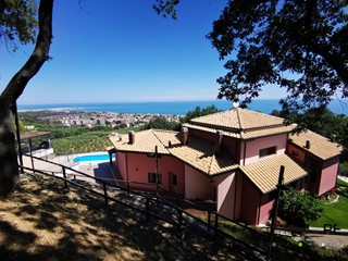 Villa in Vendita a Francavilla al Mare, 1'300'000€, 484 m²