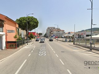 Capannone in Vendita a Montesilvano, 1900 m²