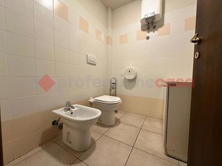 Ufficio in Affitto a Arezzo, 800€, 80 m²