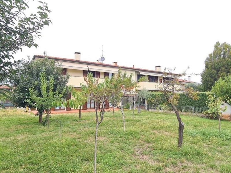 Trilocale in Vendita a Borgosatollo, 210'000€, 131 m², con Box
