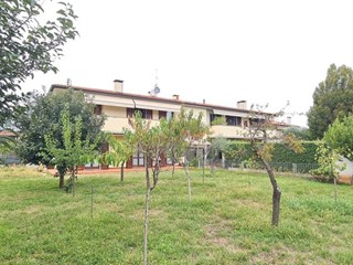 Trilocale in Vendita a Borgosatollo, 210'000€, 131 m², con Box
