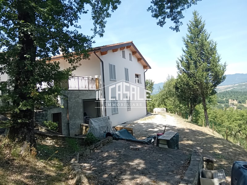 Villa bifamiliare in Vendita a Vicchio, 275'000€, 171 m²
