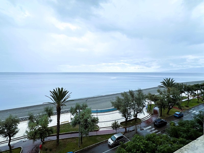 Quadrilocale in Vendita a Catanzaro, zona Lungomare, 240'000&euro;, 106 m²