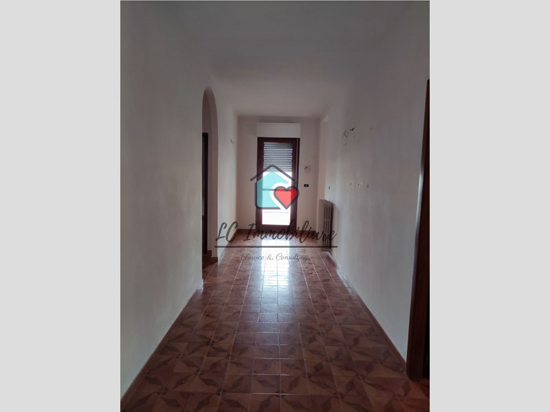 Quadrilocale in Vendita a Taranto, zona San Vito - Via Murici, 98'000€, 125 m²