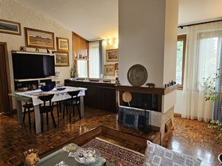Villa in Vendita a Colle di Val D'Elsa, 470'000&euro;, 327 m²