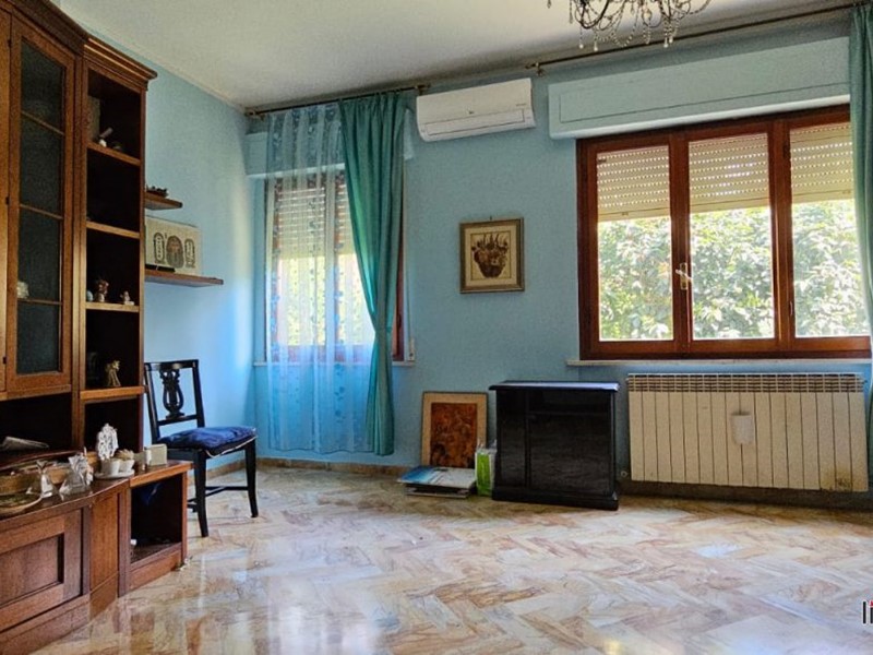 Appartamento in Vendita a Colle di Val D'Elsa, 220'000&euro;, 120 m²