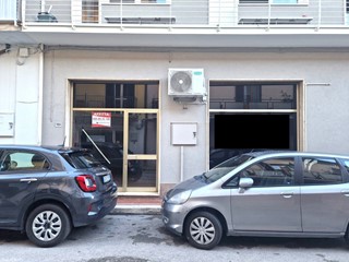 Negozio in Affitto a Roseto degli Abruzzi, 550€, 70 m²