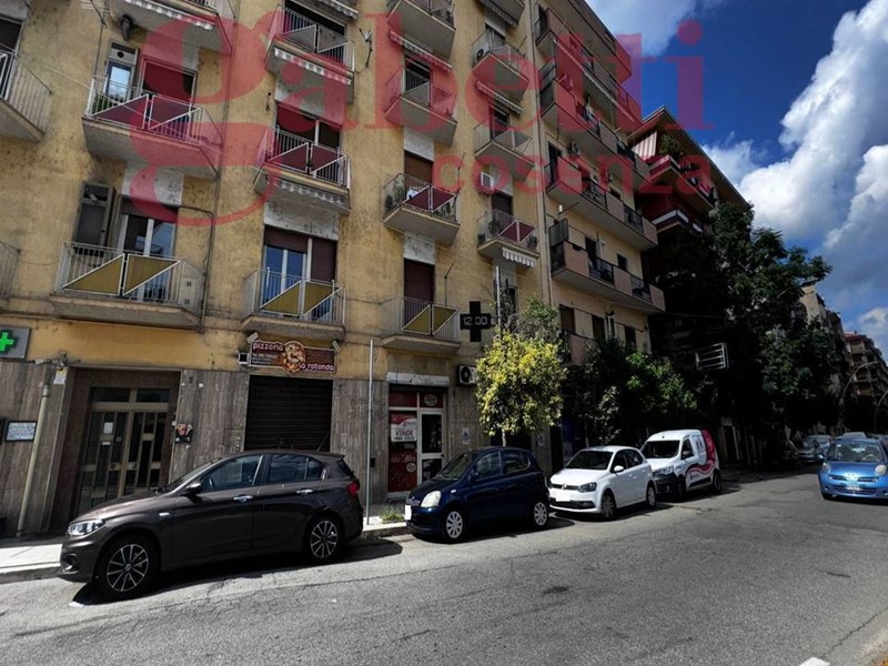 Magazzino in Vendita a Cosenza, 65'000€, 70 m²