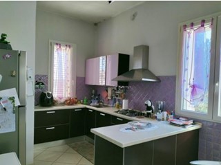 Appartamento in Vendita a Forlì, 45'375€, 160 m², con Box