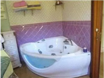 Casa Indipendente in Vendita a Sassofeltrio, 341'250&euro;, 416 m²