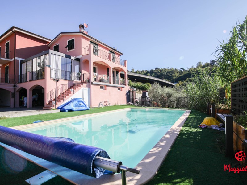 Casa Semi Indipendente in Affitto a La Spezia, 2'500€, 150 m², con Box