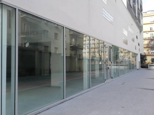 Immobile commerciale in Affitto a Caltanissetta, zona Viale della Regione - Viale Trieste, 3'200€, 681 m²