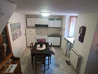Casa Indipendente in Vendita a Castelnuovo Magra, 195'000&euro;, 90 m², arredato