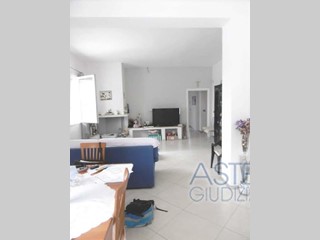 Casa Semi Indipendente in Vendita a Forlì, zona Branzolino, 72'450€, 190 m²