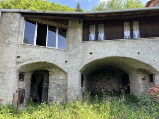 Casale in Vendita a Pontremoli, 40'000€, 120 m²
