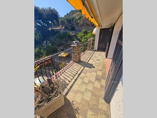 Villa bifamiliare in Vendita a Ventimiglia, 850'000€, 240 m²