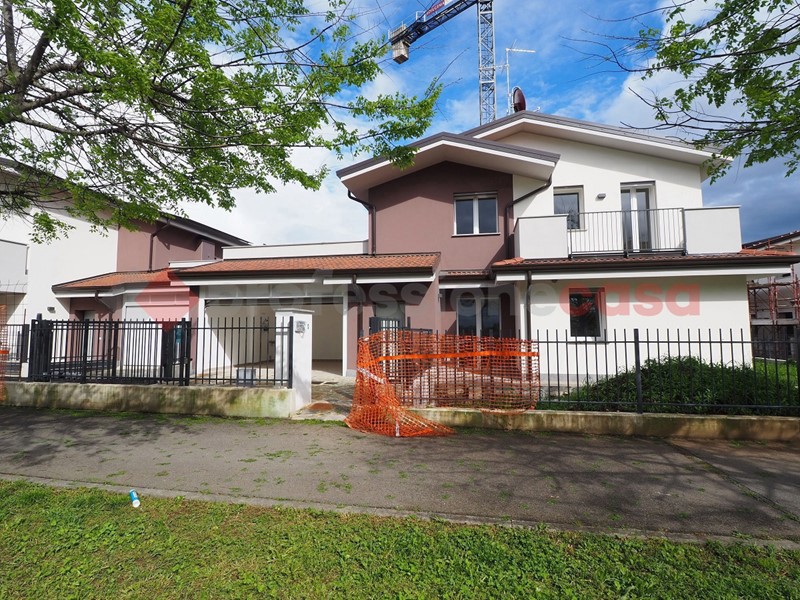 Trilocale in Vendita a Pozzuolo Martesana, 240'000€, 90 m²