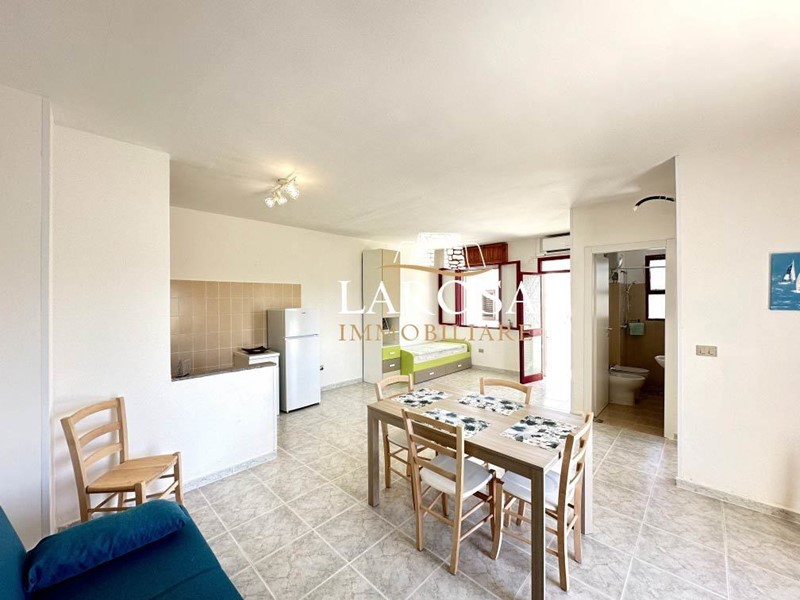 Trilocale in Vendita a Melendugno, zona San Foca, 110'000€, 58 m², arredato