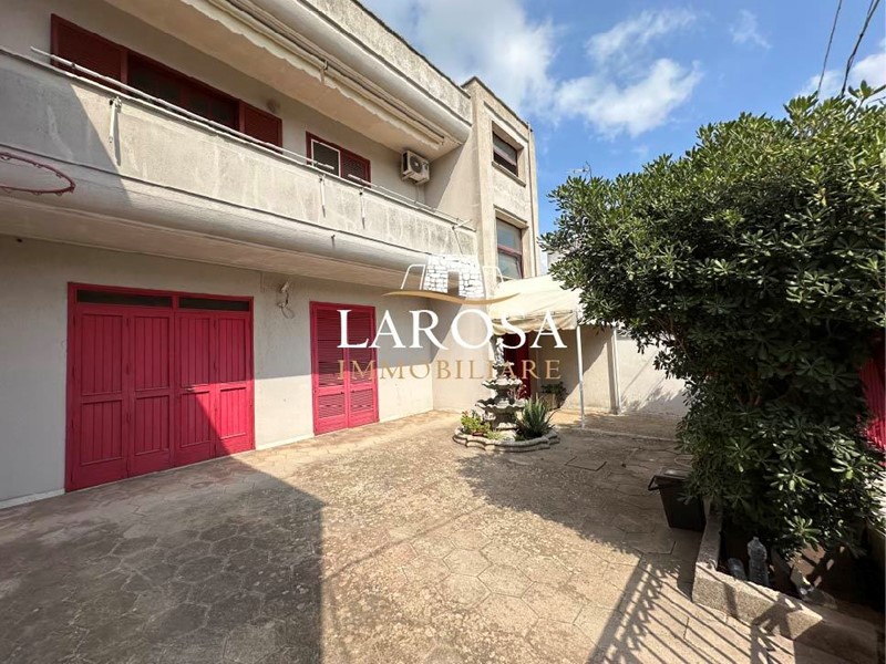 Casa Indipendente in Vendita a Melendugno, zona Borgagne, 190'000€, 273 m², arredato, con Box