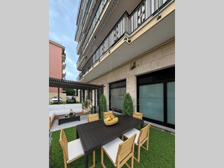 Appartamento in Vendita a Bordighera, 280'000€, 135 m²