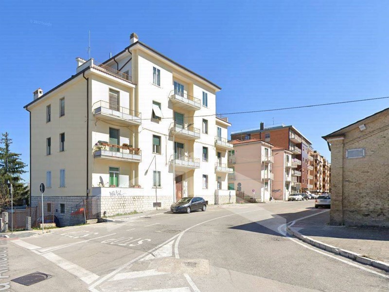 Appartamento in Affitto a Campobasso, zona Centro, 230€, 140 m², arredato