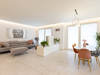 Casa Indipendente in Vendita a Sovico, 540'000€, 280 m², arredato