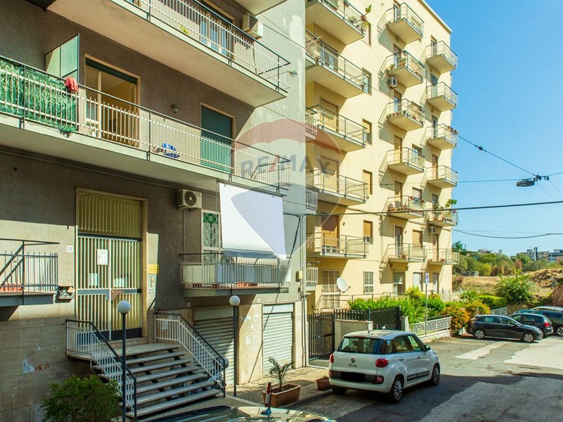Appartamento in Vendita a Catania, zona Borgo, 175'000€, 110 m²