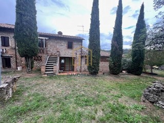 Casa Indipendente in Vendita a Monteriggioni, zona Abbadia a Isola, 420'000€, 190 m²