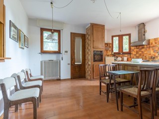 Villa in Vendita a Pisa, zona La Vettola, 720'000€, 419 m²